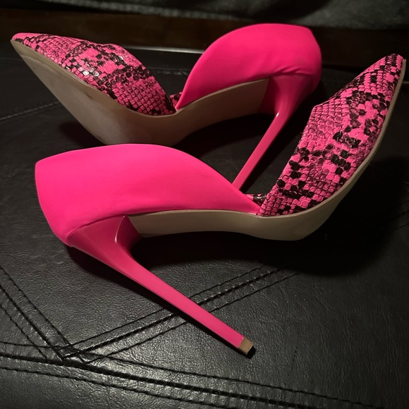 NWOT Pink Snake Print Heels - Picture 4 of 5